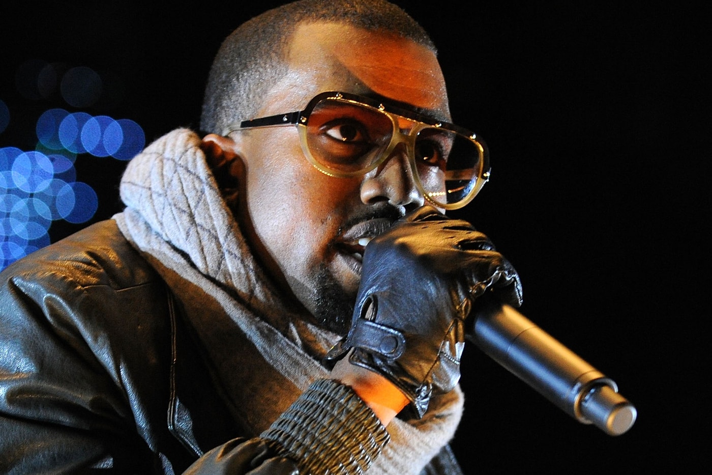 Kanye West featuring CyHi Da Prynce & Teyana Taylor - Christmas In Harlem