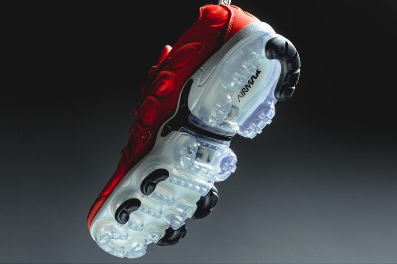 Nike Air Vapormax Plus Bright Crimson Black