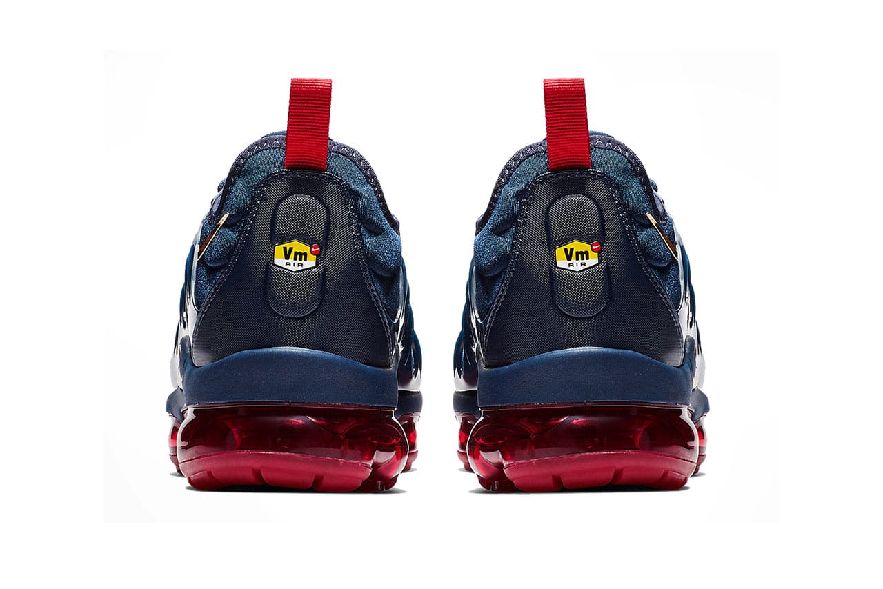 nike vapormax plus blue and red
