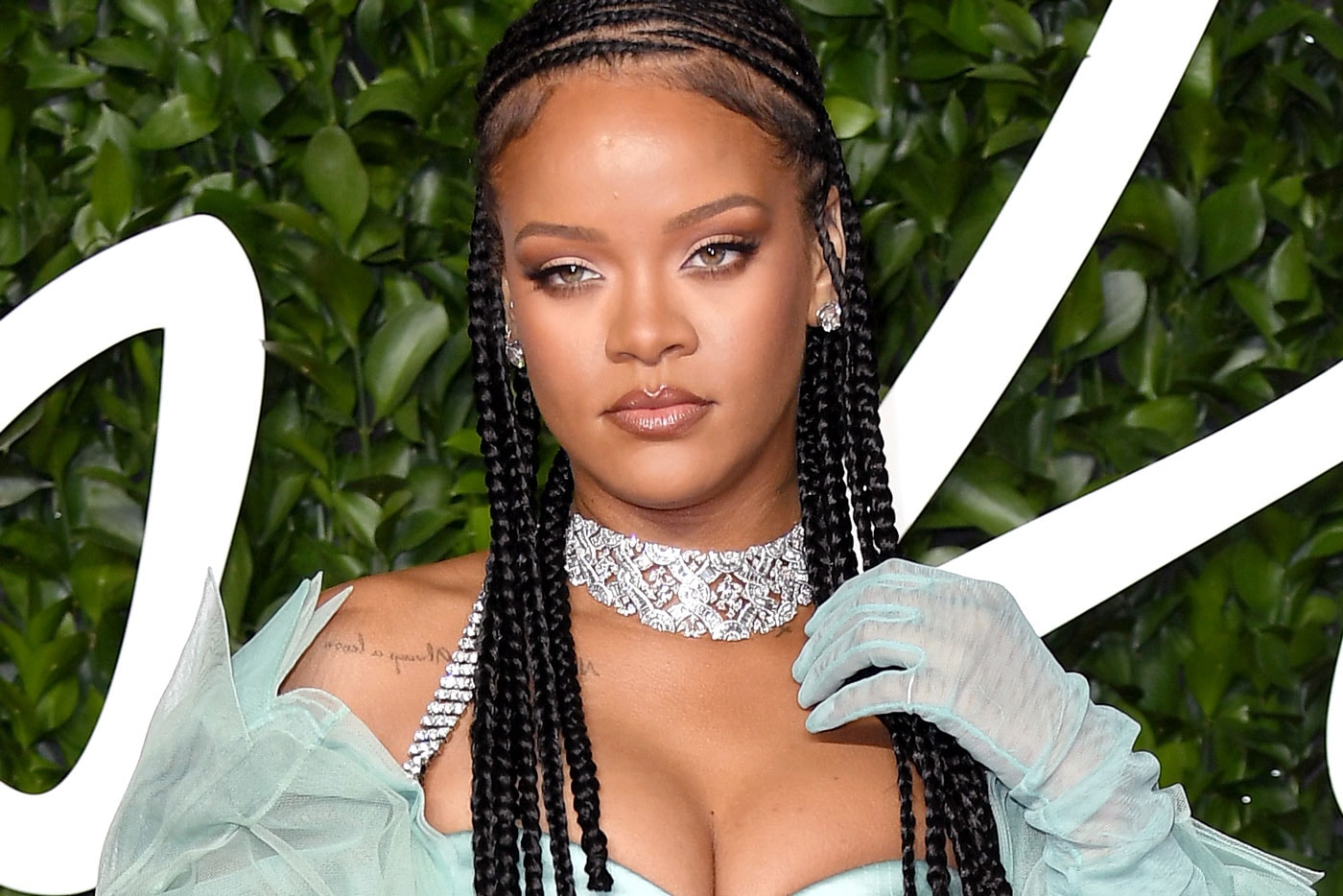 Sia Says Rihanna Is Still Seeking Tracks To Feature on 'Anti'