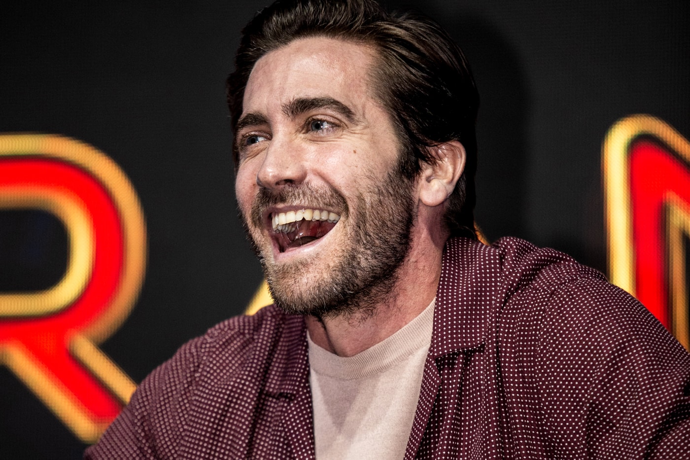 Jake Gyllenhaal Says Mysterio Is a "Good Guy" in 'Spider-Man: Far From Home' films movies marvel cinematic universe
