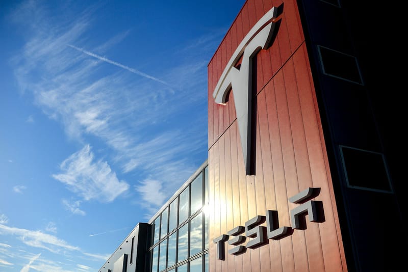 This Is How Much You Would've Made, If You Invested $1,000 USD in Tesla in 2010