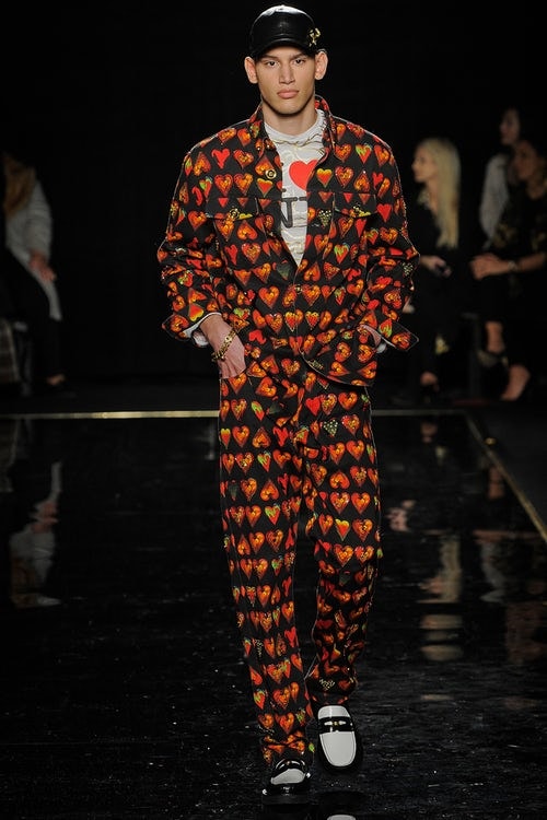 versace pre fall 2018 collection fw18 2019 winter autumn clothes first american show runway safety pin dress