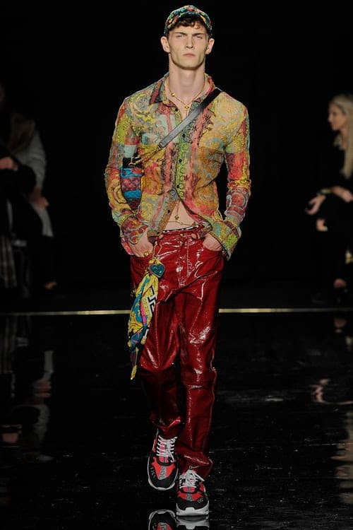 versace pre fall 2018 collection fw18 2019 winter autumn clothes first american show runway safety pin dress