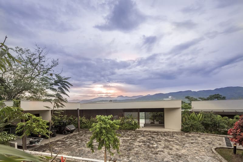 Dos Maderos House Jaime Rendon Arquitectos design structure house interior Medellín Colombia