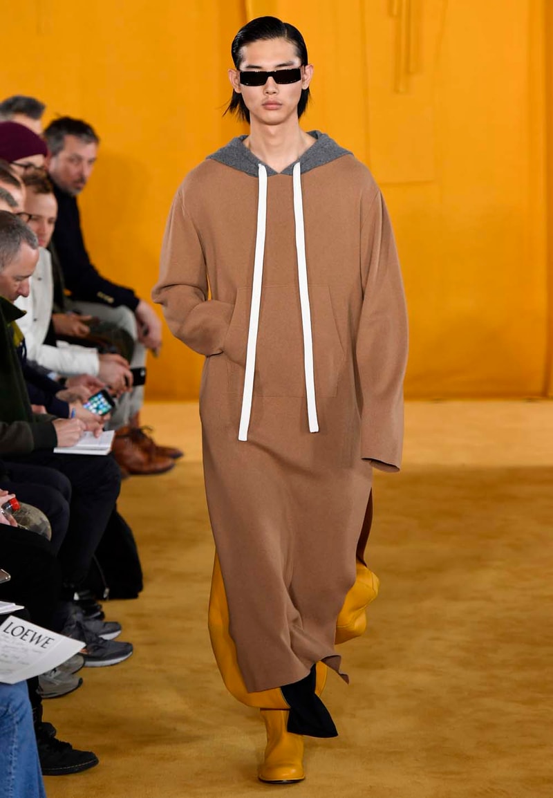 LOEWE Fall Winter 2019 Paris Fashion Week 