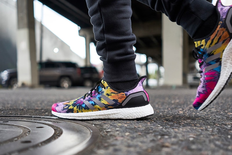 Foot Locker x adidas SPEEDFACTORY Super Bowl LIII Collection cleats sneakers multi colored white boost midsole nfl football SPEEDFACTORY AM4ATL Atlanta 