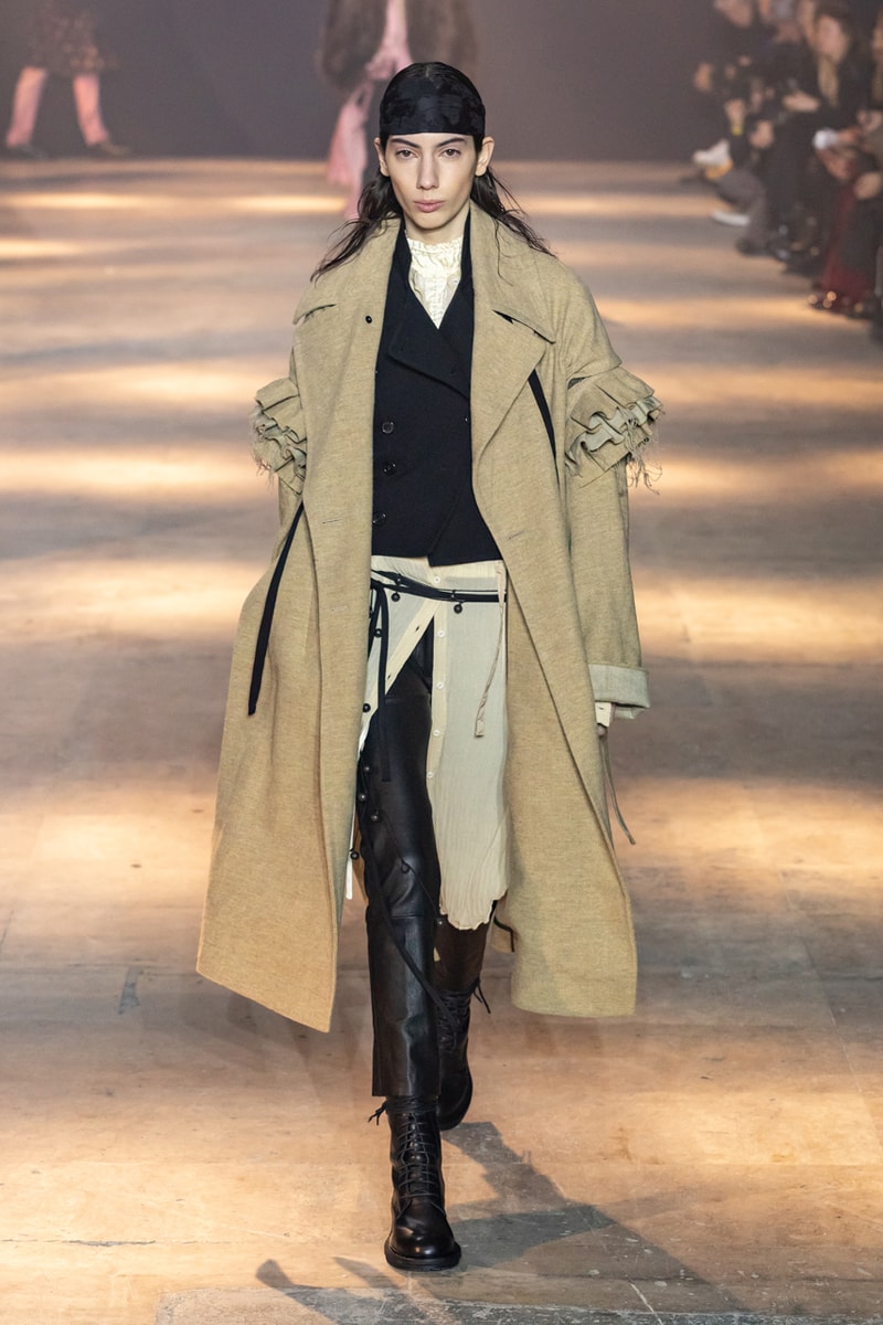 Ann Demeulemeester Fall Winter 2019 Collection FW19 runway paris clothes black green blue pants outerwear jackets coats headgear headbands accessorie