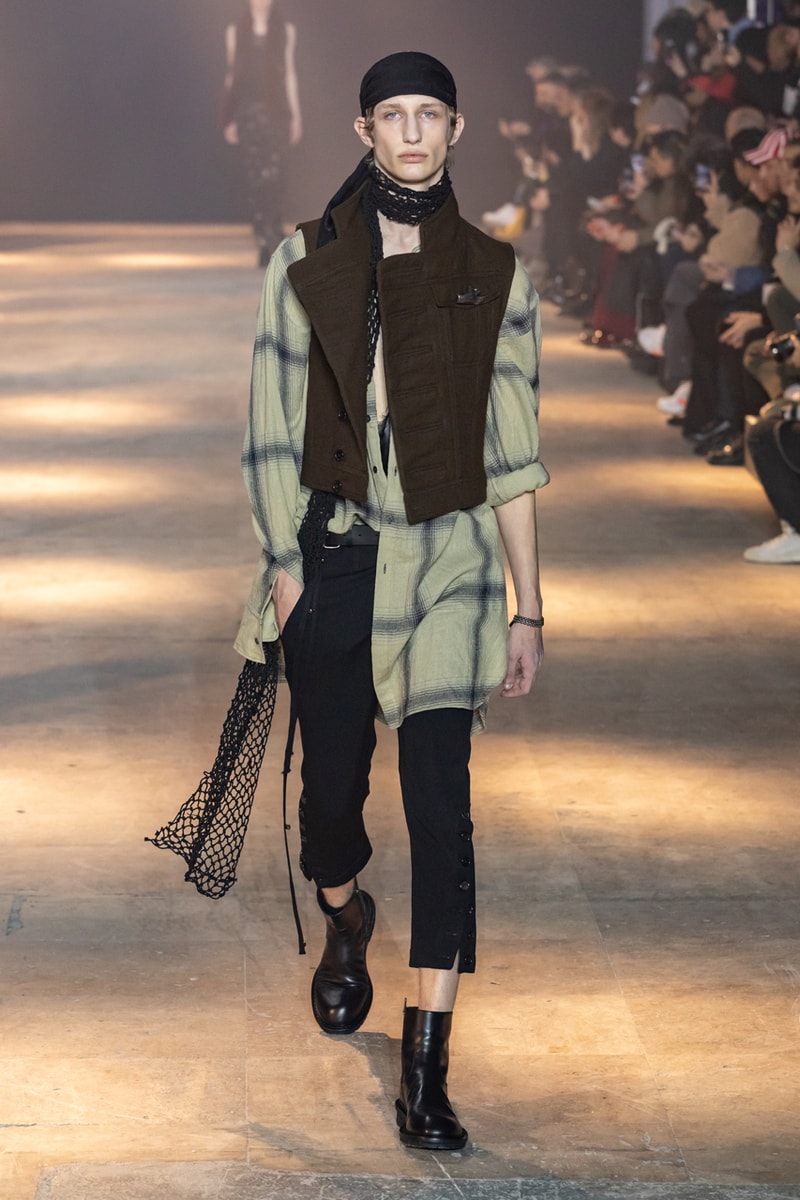 Ann Demeulemeester Fall Winter 2019 Collection FW19 runway paris clothes black green blue pants outerwear jackets coats headgear headbands accessorie