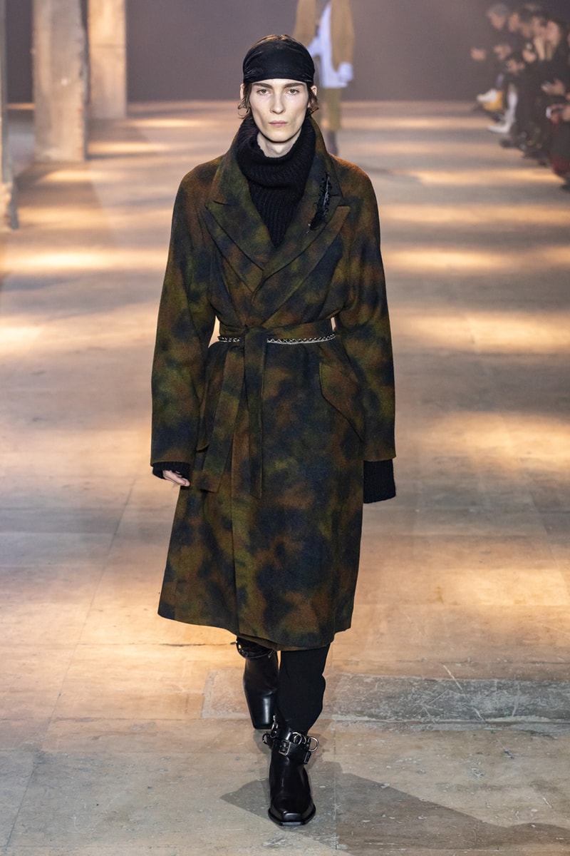 Ann Demeulemeester Fall Winter 2019 Collection FW19 runway paris clothes black green blue pants outerwear jackets coats headgear headbands accessorie