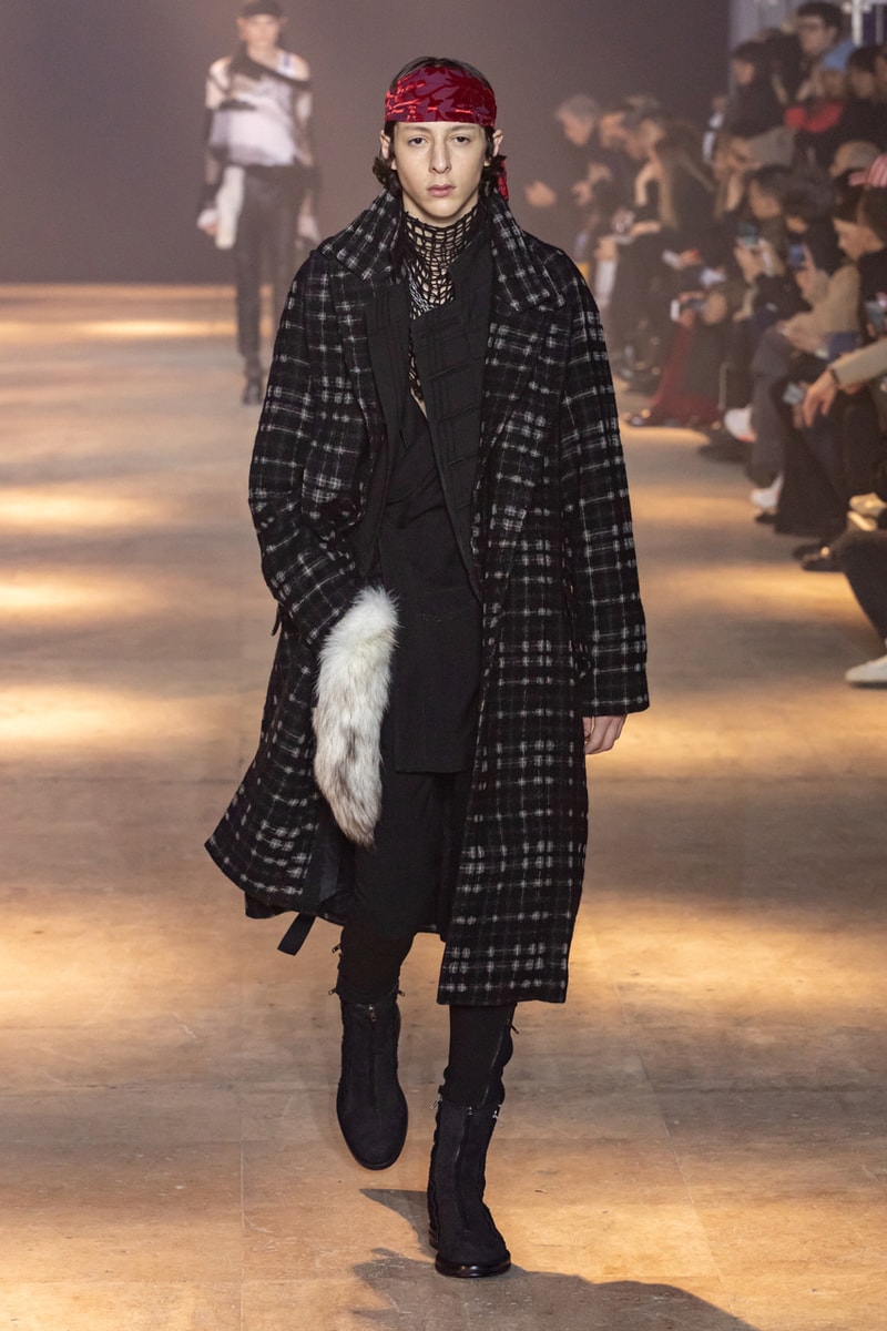 Ann Demeulemeester Fall Winter 2019 Collection FW19 runway paris clothes black green blue pants outerwear jackets coats headgear headbands accessorie