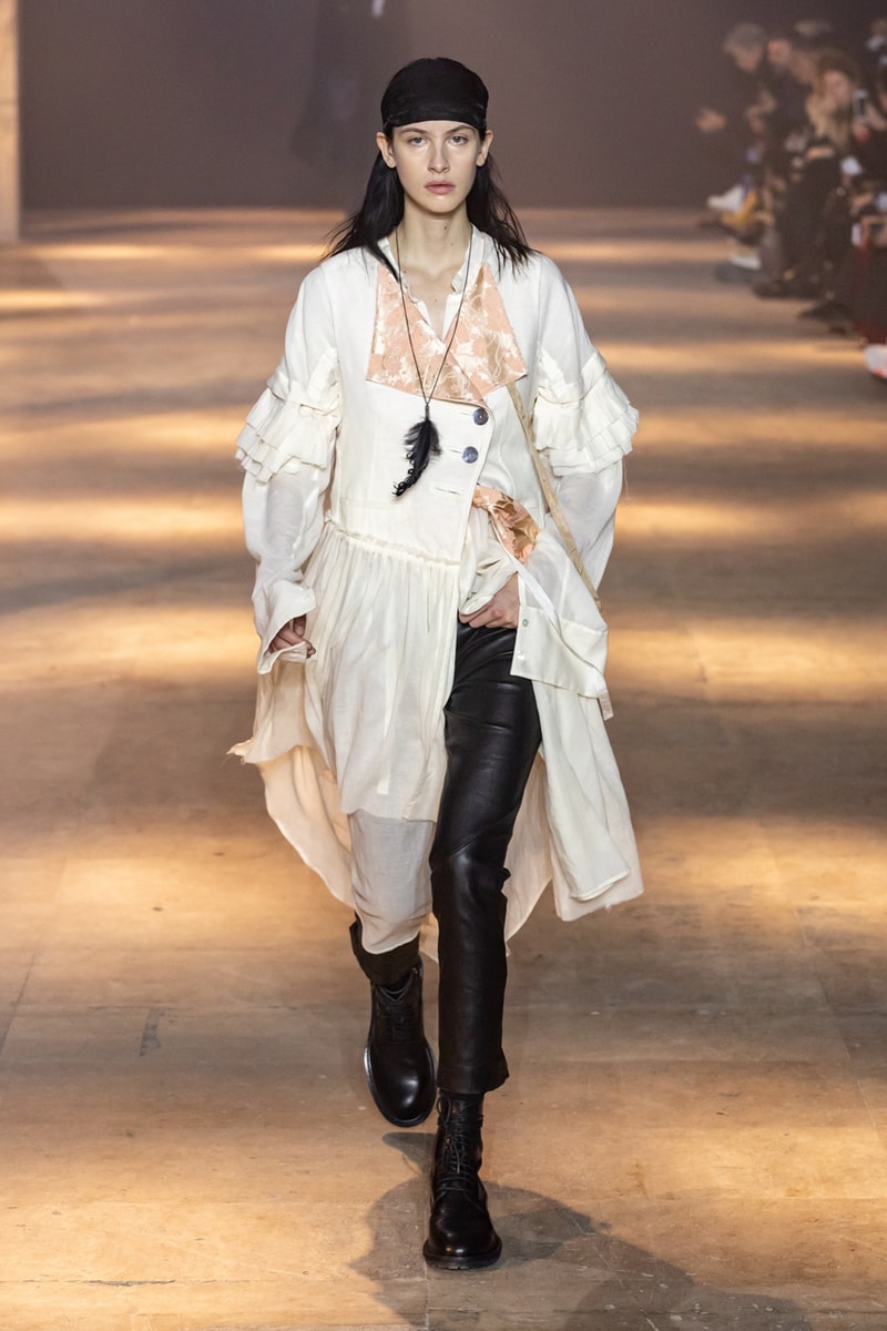 Ann Demeulemeester Fall Winter 2019 Collection FW19 runway paris clothes black green blue pants outerwear jackets coats headgear headbands accessorie
