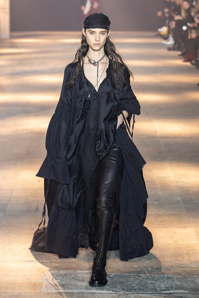 Ann Demeulemeester Fall Winter 2019 Collection FW19 runway paris clothes black green blue pants outerwear jackets coats headgear headbands accessorie
