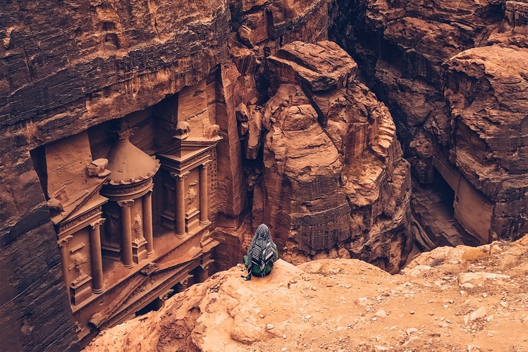 Apple Invites iPhone Users to a #ShotOniPhone Challenge