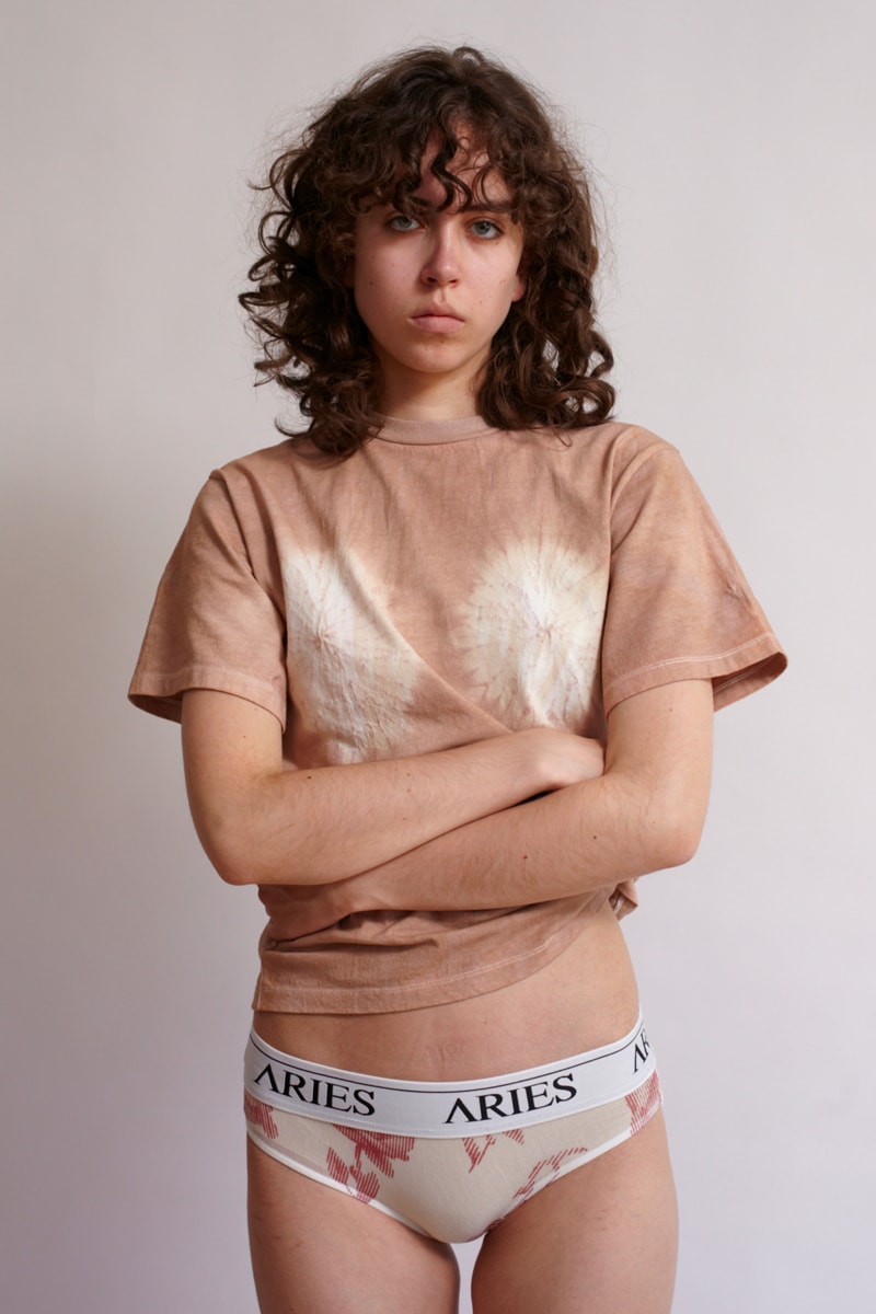 Aries Spring Summer 2019 Collection Lookbook  Mens Womens Jacket Hoodie T shirt shorts pants 