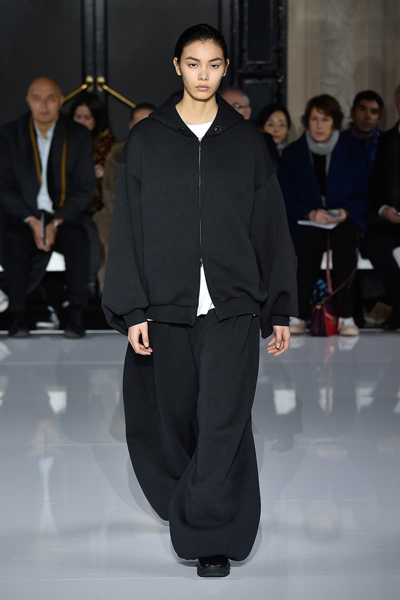 Fumito Ganryu Fall/Winter 2019 Paris Presentation