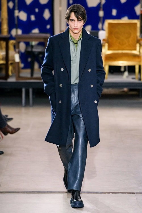 hermes fw19 fall winter 2018 mens menswear collection runway paris fashion week january clothes coats outerwear shirts pants jackets leather blue brown grey gray black orange brown info details