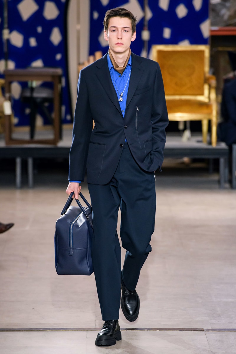 hermes fw19 fall winter 2018 mens menswear collection runway paris fashion week january clothes coats outerwear shirts pants jackets leather blue brown grey gray black orange brown info details