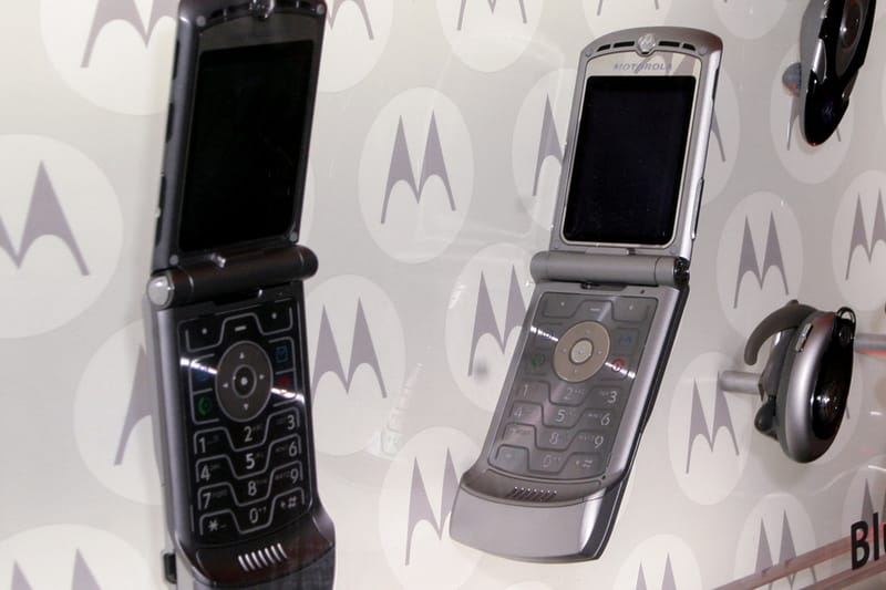 Motorola Is Set to Revive the RAZR as a $1,500 USD Flip Phone With New Folding LCD Tech