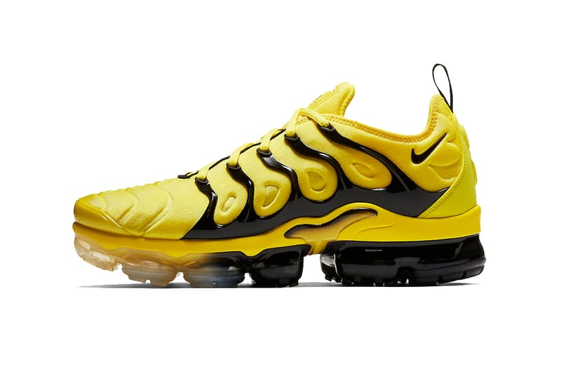 yellow air max vapormax plus