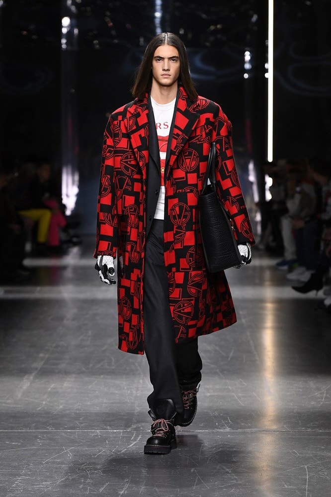 Versace Fall Winter 2019 Milan Runway Collection fashion week menswear donatella ford
