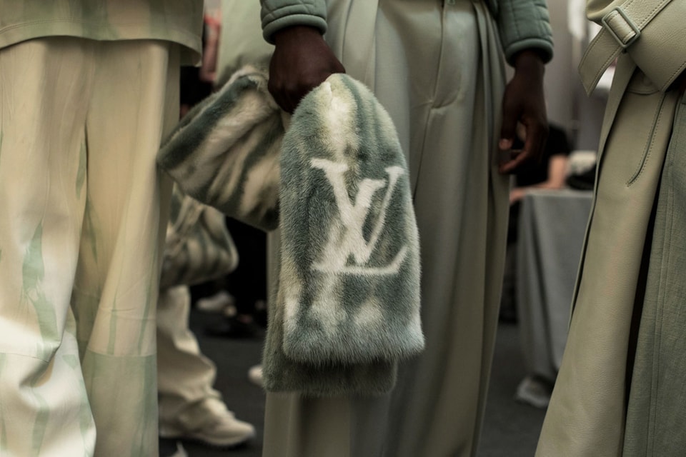 Virgil Abloh Louis Vuitton Outsells Supreme x LV