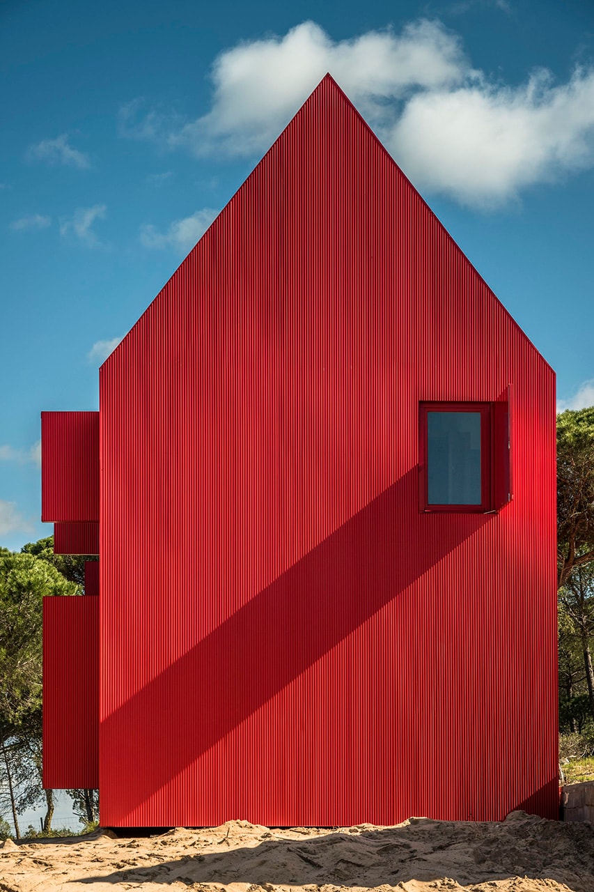 3000 House Luís Rebelo de Andrade Architecture Portugal Red House Herdade da Considerada Alcácer do Sal Architecture