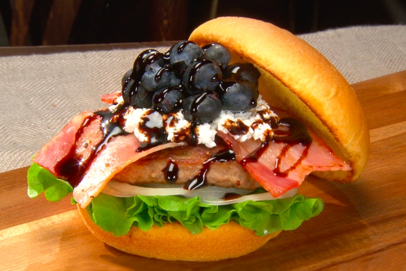 Freshness Burger Blueberry Cheese Release Info Photo Picture Japan fast food interesting items