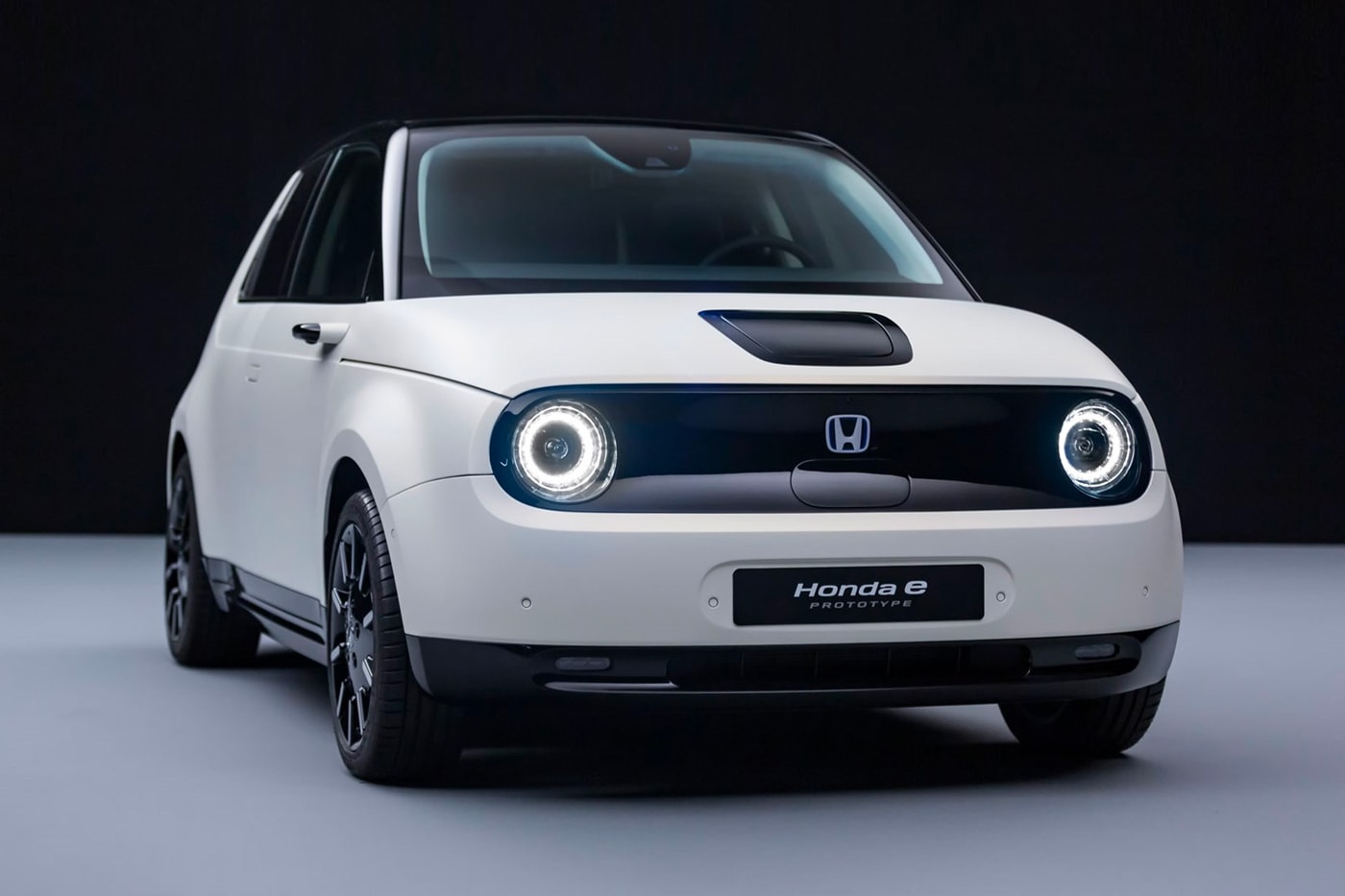 Honda E Prototype First Look White Full electric vehicle Geneva Motor Show Urban EV Black electric vehicle Japan JDM Concept 