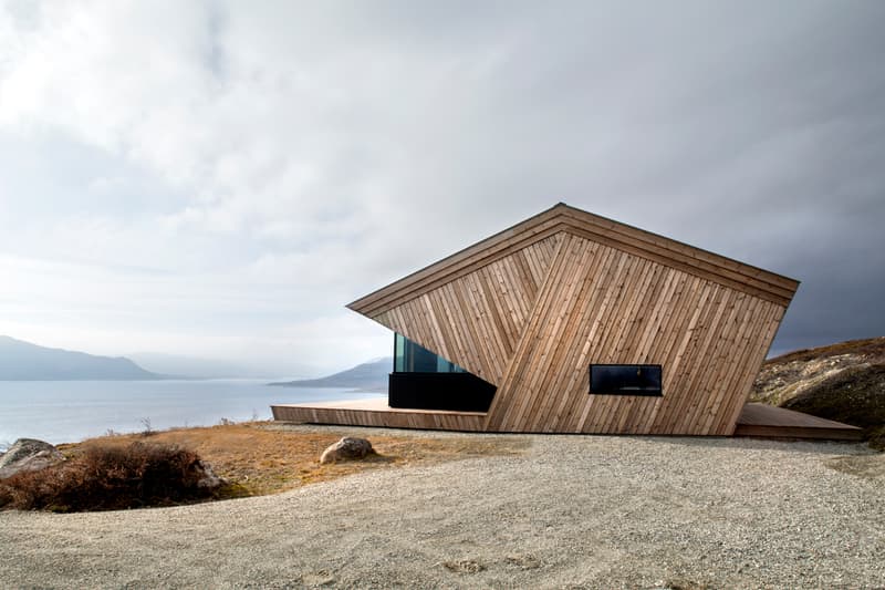 hooded cabin Arkitektærelset norway wooden Imingfjell