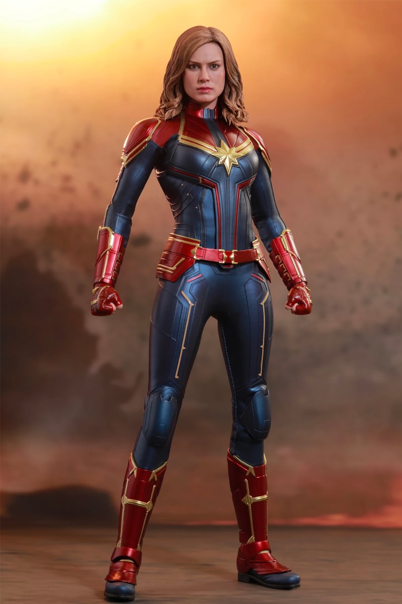 Hot Toys Captain Marvel Figure Special Edition 1/6th scale collectible Marvel Studios cinematic universe