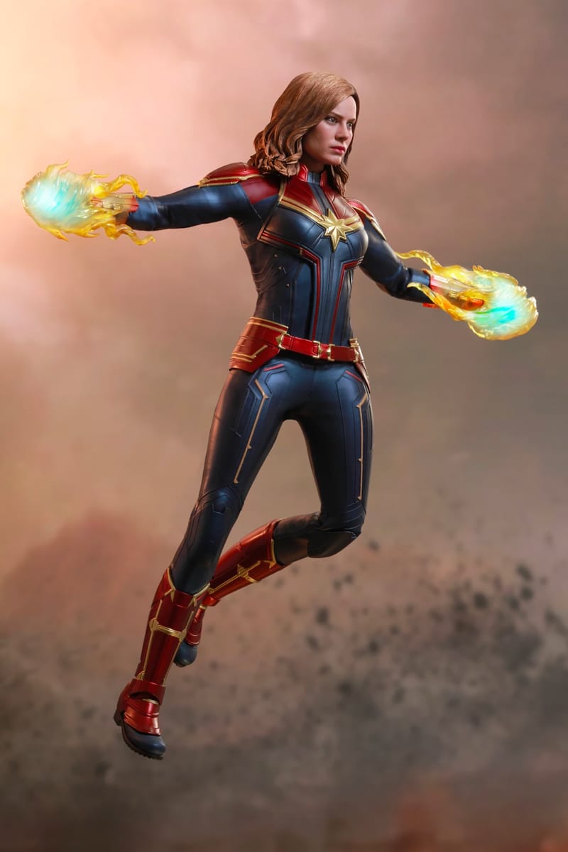 captain marvel hot toys 2019