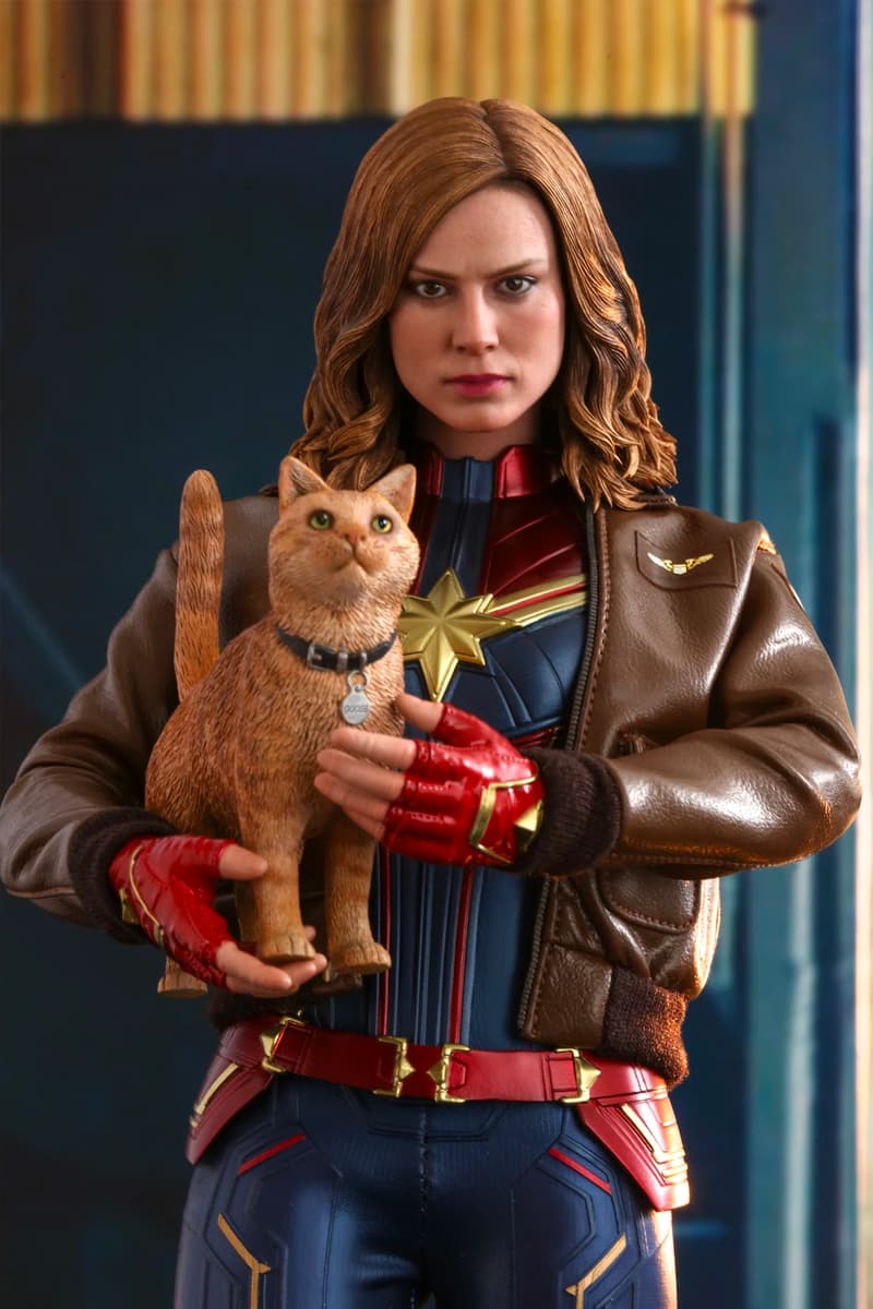 Hot Toys Captain Marvel Figure Special Edition 1/6th scale collectible Marvel Studios cinematic universe