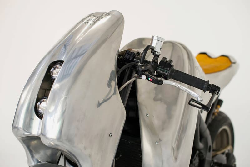 Metalbike Triumph Speed Triple My 2000 Motorcycle bikes Italian racing metal bespoke speed modification superbike garage