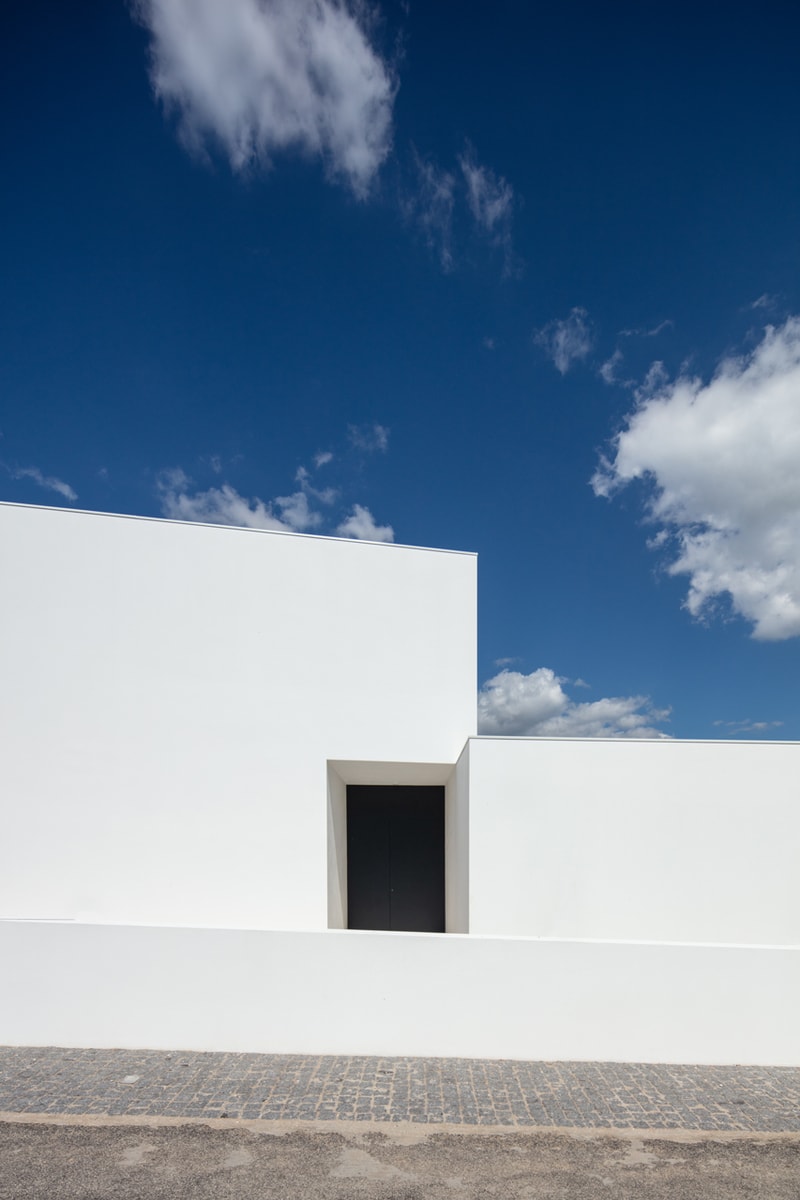 modern gafarim house Tiago do Vale Architects Bridge of Lima ponte de lima Portugal 