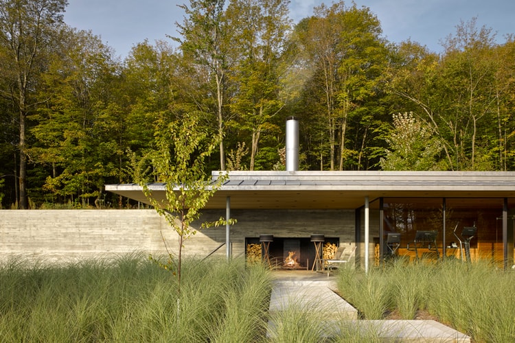 Quebec's Pool House Brings a Modern Touch to the Mountains