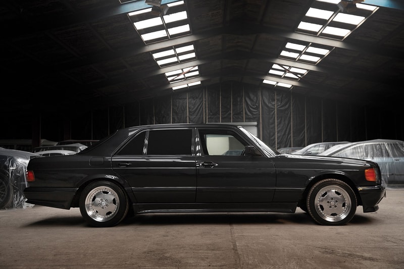 1991 Mercedes-Benz 560 SEL 6.0 AMG Auction RM Sotheby's 6.0-litre 32v DOHC ‘Hammer’ european-spec blue-black metallic paint WDB1260391A537226
