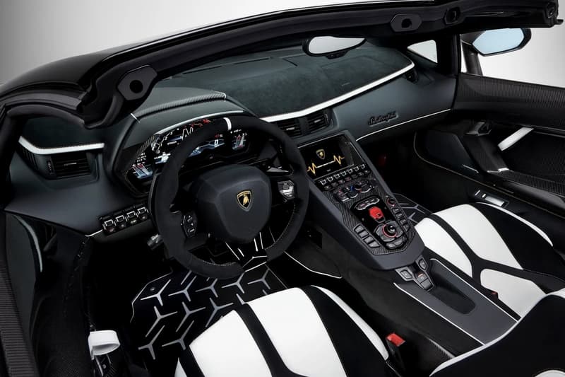 Lamborghini Aventador SVJ Roadster Car Details Info Information Italian Hypercar 2019 Geneva Motor Show 800 Units Limited Edition 556kW 720 Nm V12 Engine 100 kph 2.9 seconds 0-200 8.8 Automotive Cars Parts