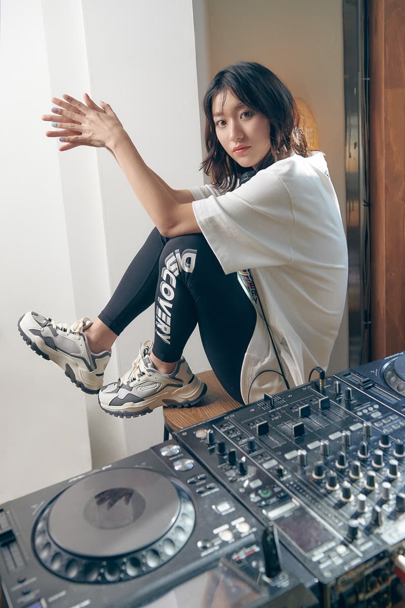 Discovery Expedition Bucket Dwalker Sneaker Lookbook Chunky Korea Outdoor Performance