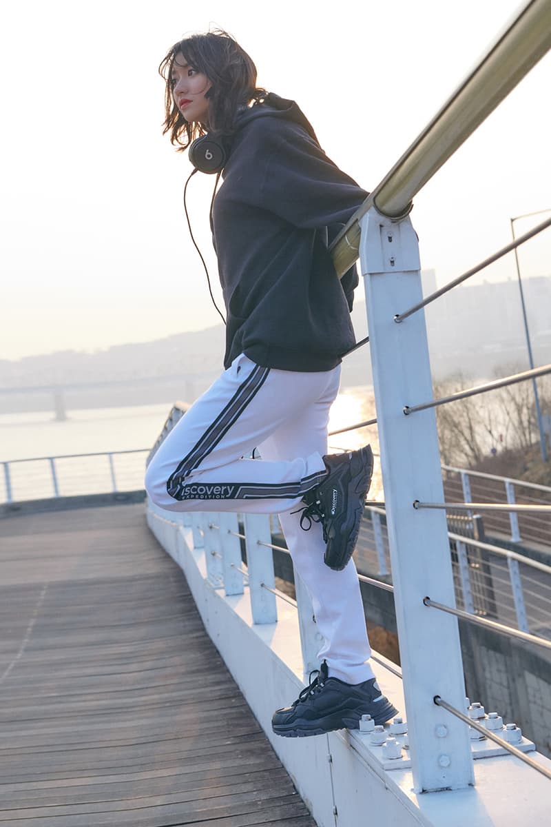 Discovery Expedition Bucket Dwalker Sneaker Lookbook Chunky Korea Outdoor Performance