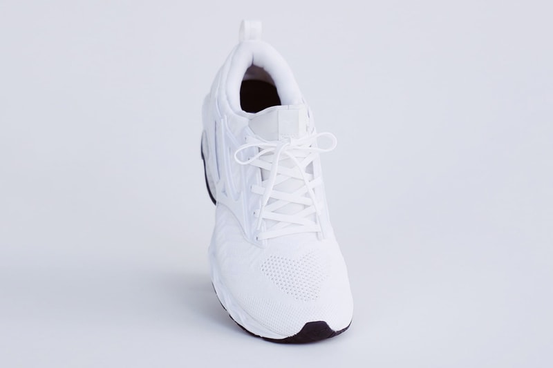 Mizuno Wave Creation Waveknit White Mita Sneakers BEAMS JAPAN 3F DOVER STREET MARKET GINZA GR8 Atmos OSHMAN'S GETTRY BOSTON CLUB PASSOVER Triple White High End Performance Sneaker New Drop Release Information Infinity Wave PU Foam Sole 80s 90s Silhouette