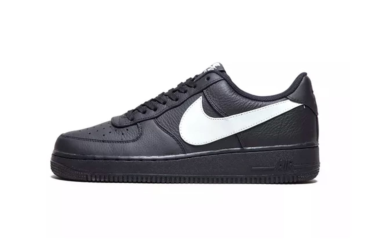 nike air force with black tick