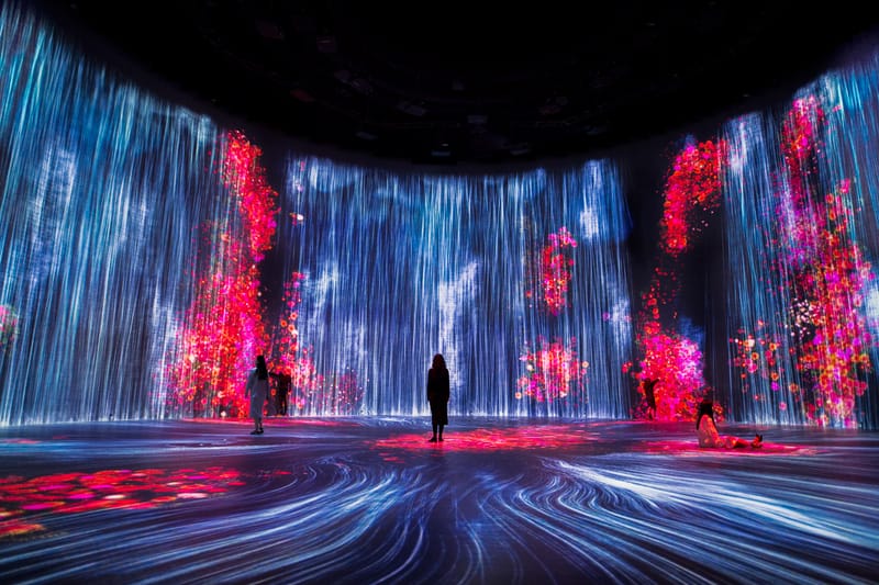 Dive Inside teamlab's "Universe of Water Particles in the Tank" Exhibition