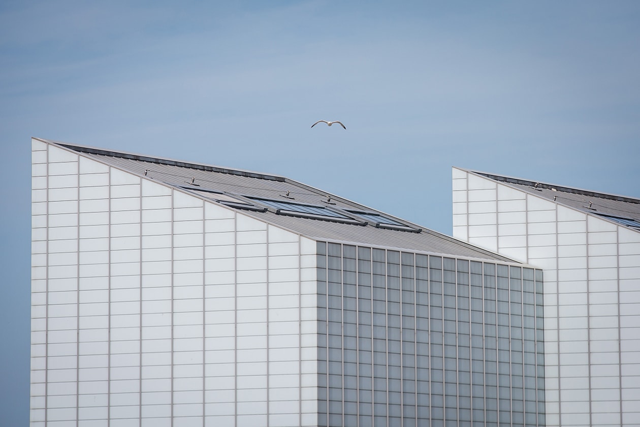 UK Best Art Gallery guide london uk liverpool scotland englad glasgow bristol hauser wirth somerset spike island ashmolean oxford kettles yard cambridge kaws yorkshire sculpture park tate st ives turner contemporary hepworth wakefield whitworth manchester visit art trip staycation plan tickets tips recommended