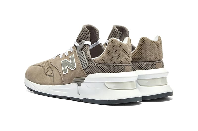 new balance 997 comme des garcons