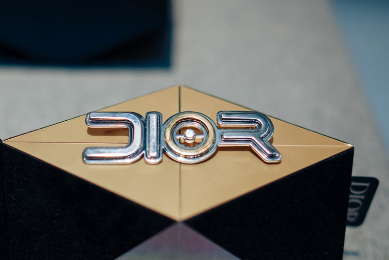 Dior Men Hajime Sorayama Retro Futuristic Collection Full Look Hong Kong Landmark Pre-Fall 2019 bags accessories b23 sneaker backpack kim jones matthew m williams tee shirt suit buckle rollercoaser