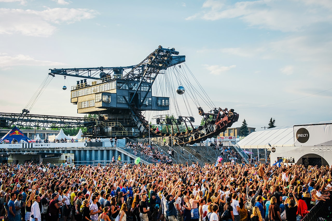 2019 European Festivals Glastonbury Wireless Lovebox UK England Britain Roskilde Denmark Way Out West Sweden WOO HAH Netherlands Holland Melt Berlin Germany Dimensions Croatia Flow Finland Primavera Sound Barcelona Spain Travis Scott ASAP Rocky Migos Cardi B Stormzy Skepta Jorja Smith Janet Jackson headliner line up set time ticket travel blood orange earl sweatshirt chance the rapper solange knowles giggs yung lean little simz octavian sheck wes james blake the cure vampire weekend