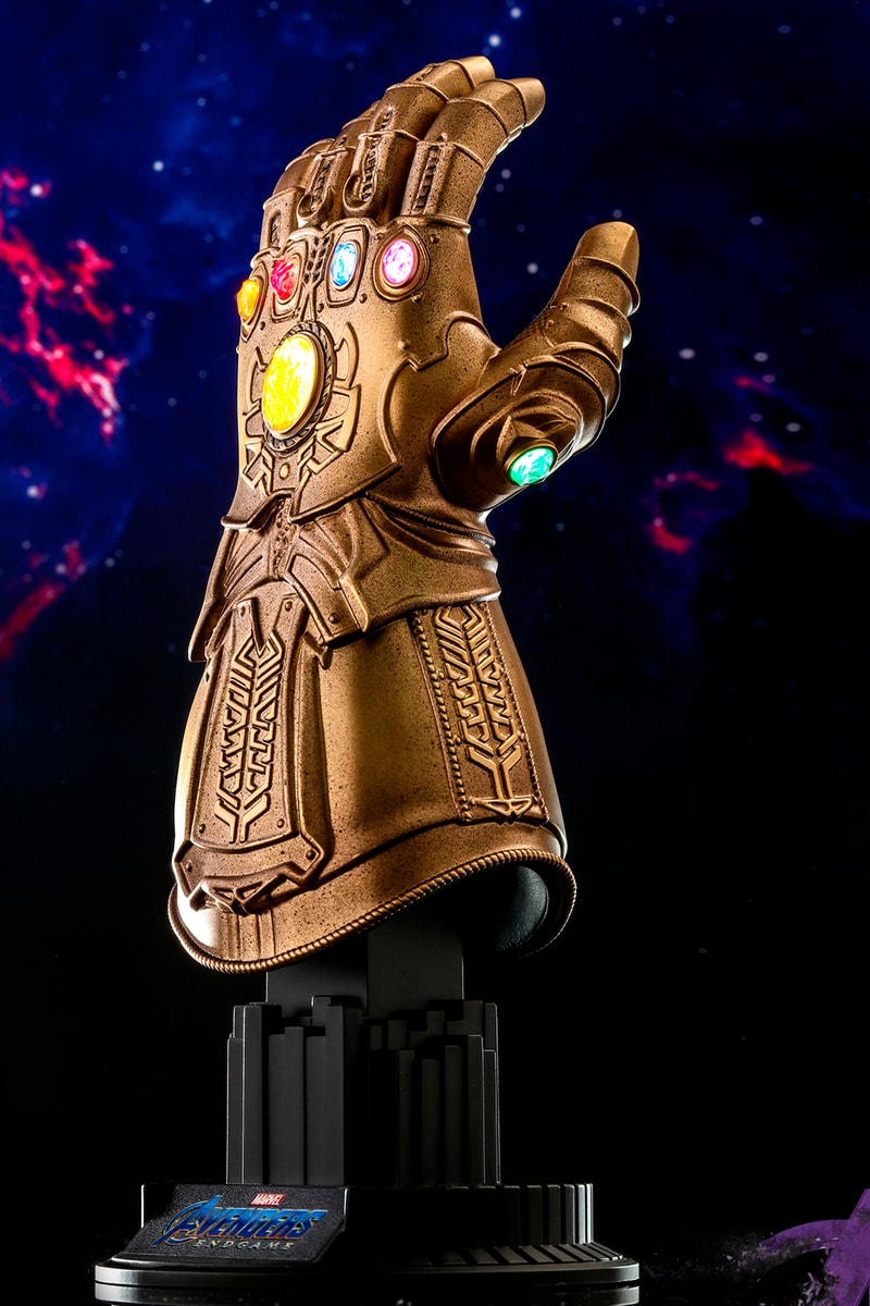 Hot Toys Avengers: Endgame Infinity Gauntlet Collectible thanos marvel cinematic universe 