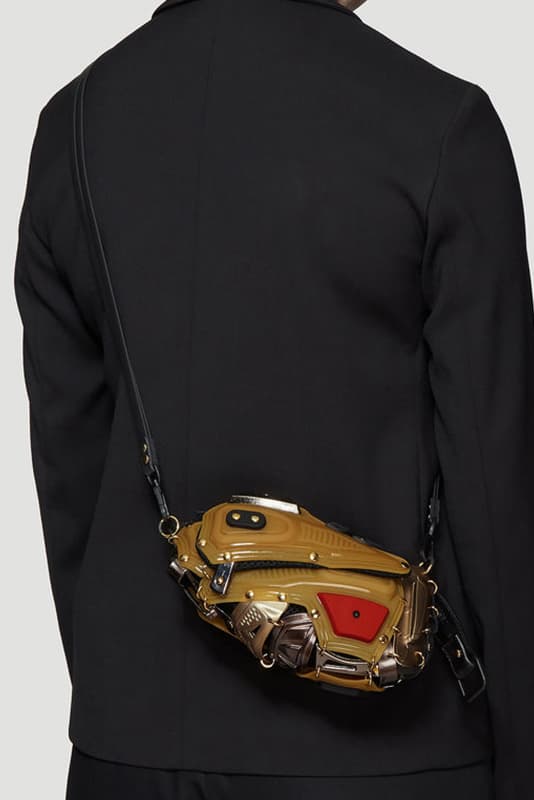 Innerraum Armored Clutch Cross Body Bag in Gold bags ln-cc