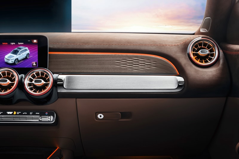 Mercedes-Benz Concept GLB 2019 Compact SUV Debut premiere shanghai auto april 